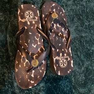 Tory Burch black heeled flip flops 9
